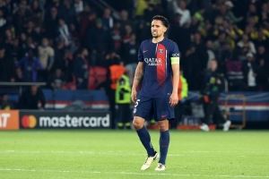 巴黎官方：马尔基尼奥斯左腿股四头肌受伤，预计无缘出战巴萨