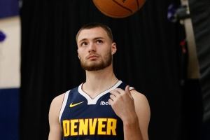 又涨球了！？布劳恩8投全中 仅22分钟得到19分2板2助2断