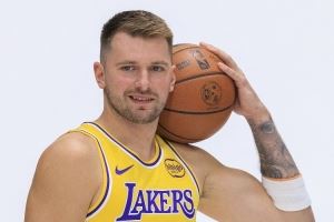 东契奇迎来MVP赛季？湖人支持者看好球队在新赛季完成蜕变