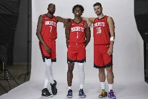 乱乱乱！申京本该执行最后一攻？3中3的KD没看他传给0出手的阿门