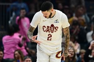 米切尔：大球训练中表现让人惊艳 他能让每个人比赛变得更轻松