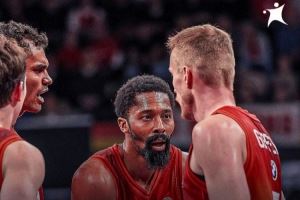 拜仁疯狂的客场之旅！40天内12场比赛有11个客场 最远还要到迪拜